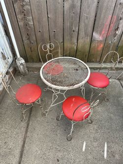 Vintage kids twisted wire patio set