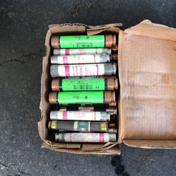 Lot of Assorted Fuses Trs60r
