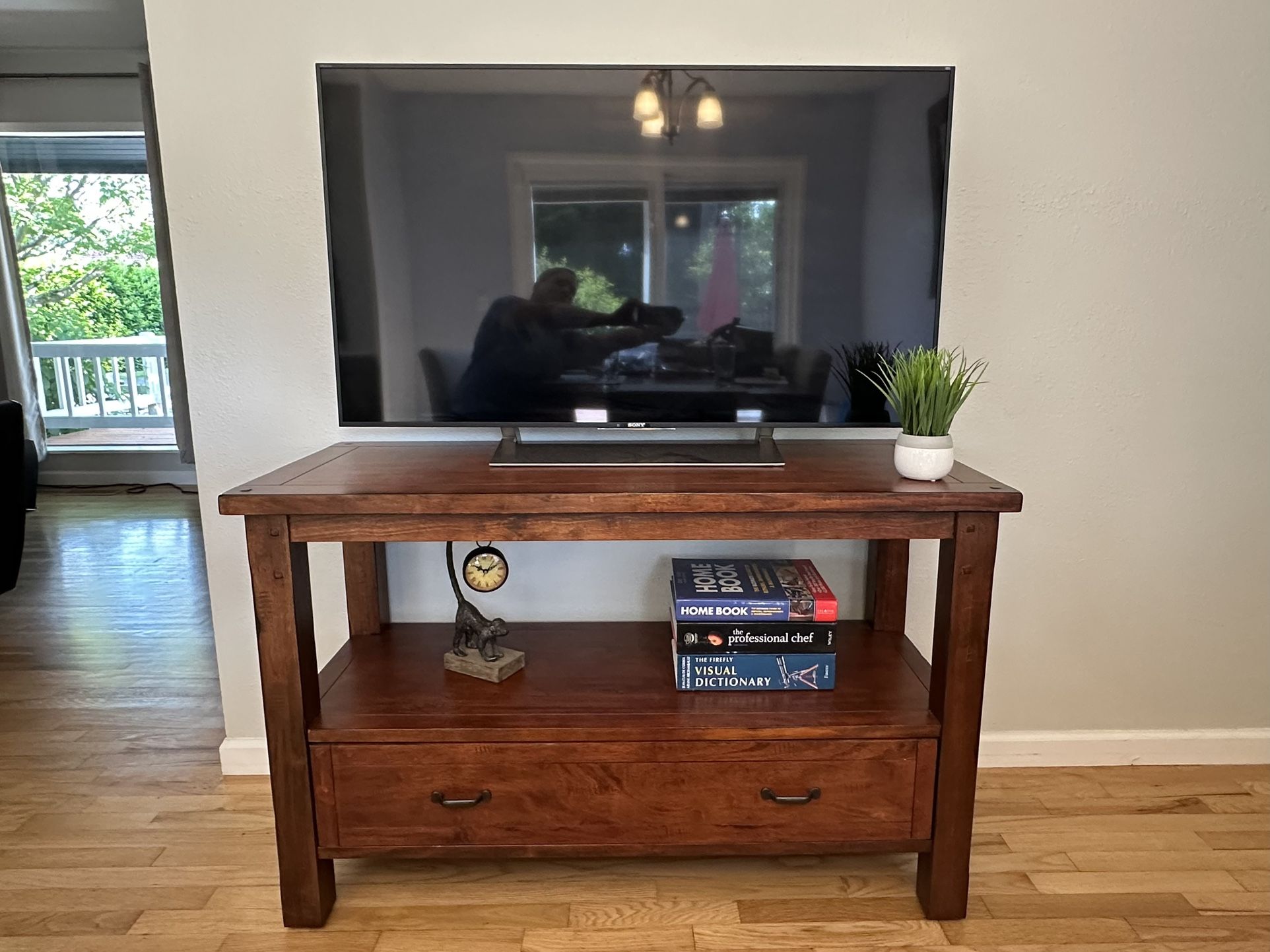 Media / Entertainment Table / TV Stand