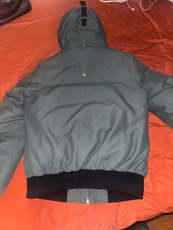 Moose knuckle bomber