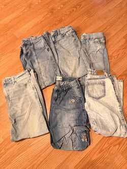 7-piece Abercrombie Kids girls’ clothing bundle: 6 pairs of jeans and 1 cherry-print hoodie!