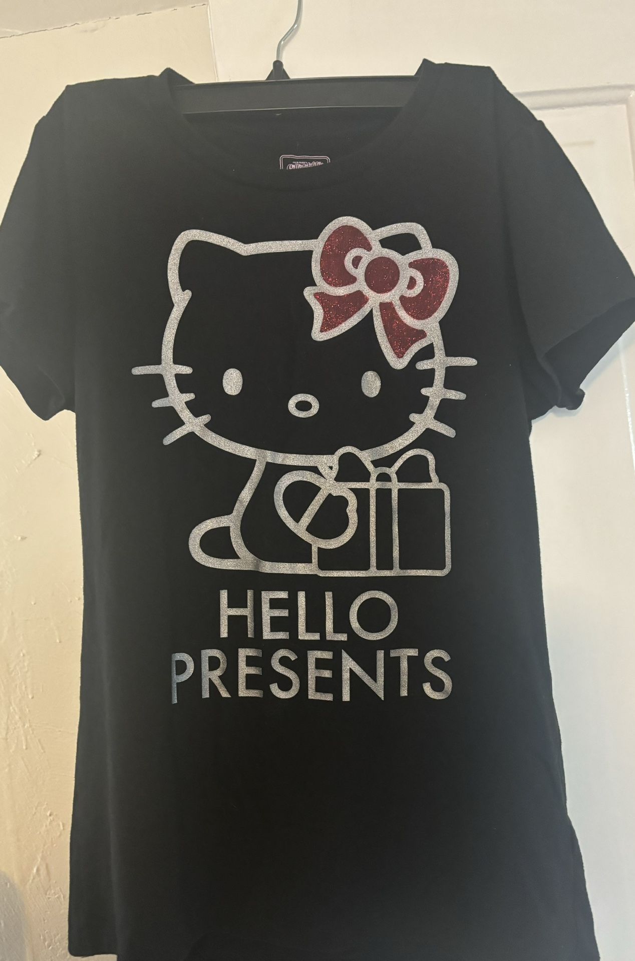 Women’s Hello Kitty Shirt