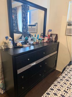 Mirror dresser