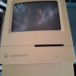 Original MACINTOSH COMPUTER