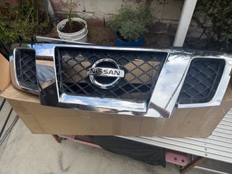 Nissan Frontier Grille Chrome and Black 2009-2021