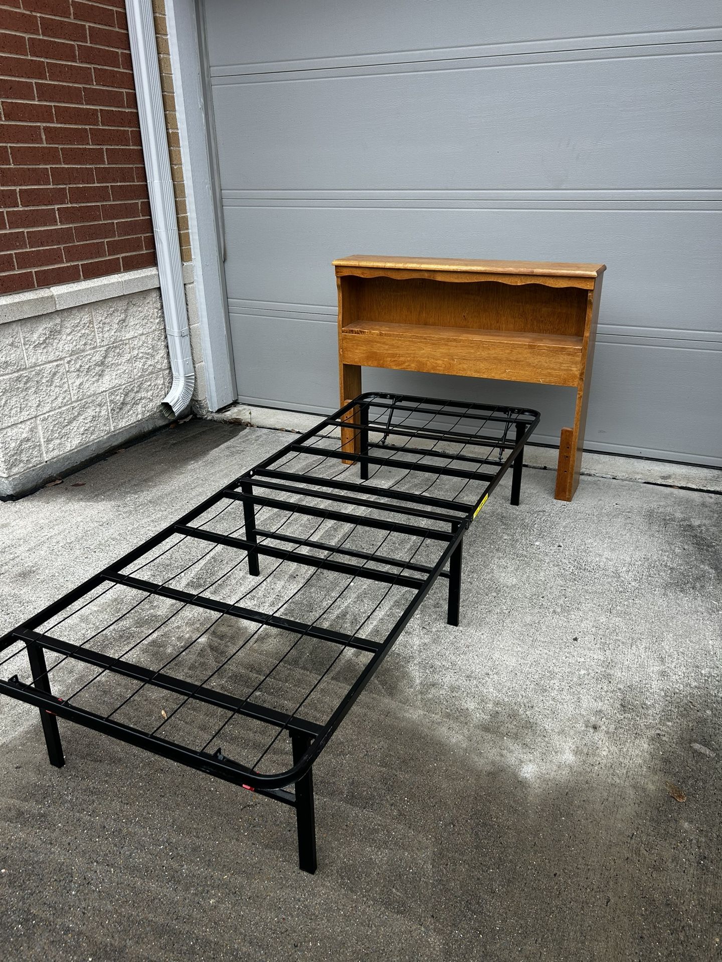 Twin Bookcase Headboard / Metal bed frame