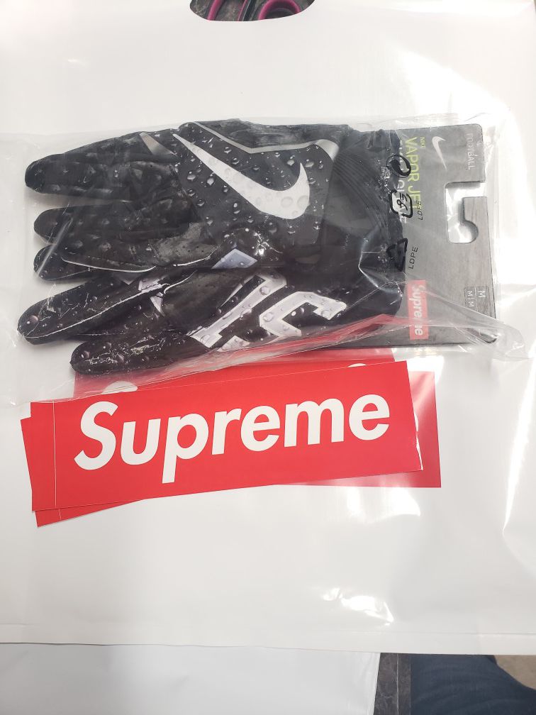 Supreme/Nike red football gloves (Stock x verified authentic) for Sale in  Pembroke Park, FL - OfferUp