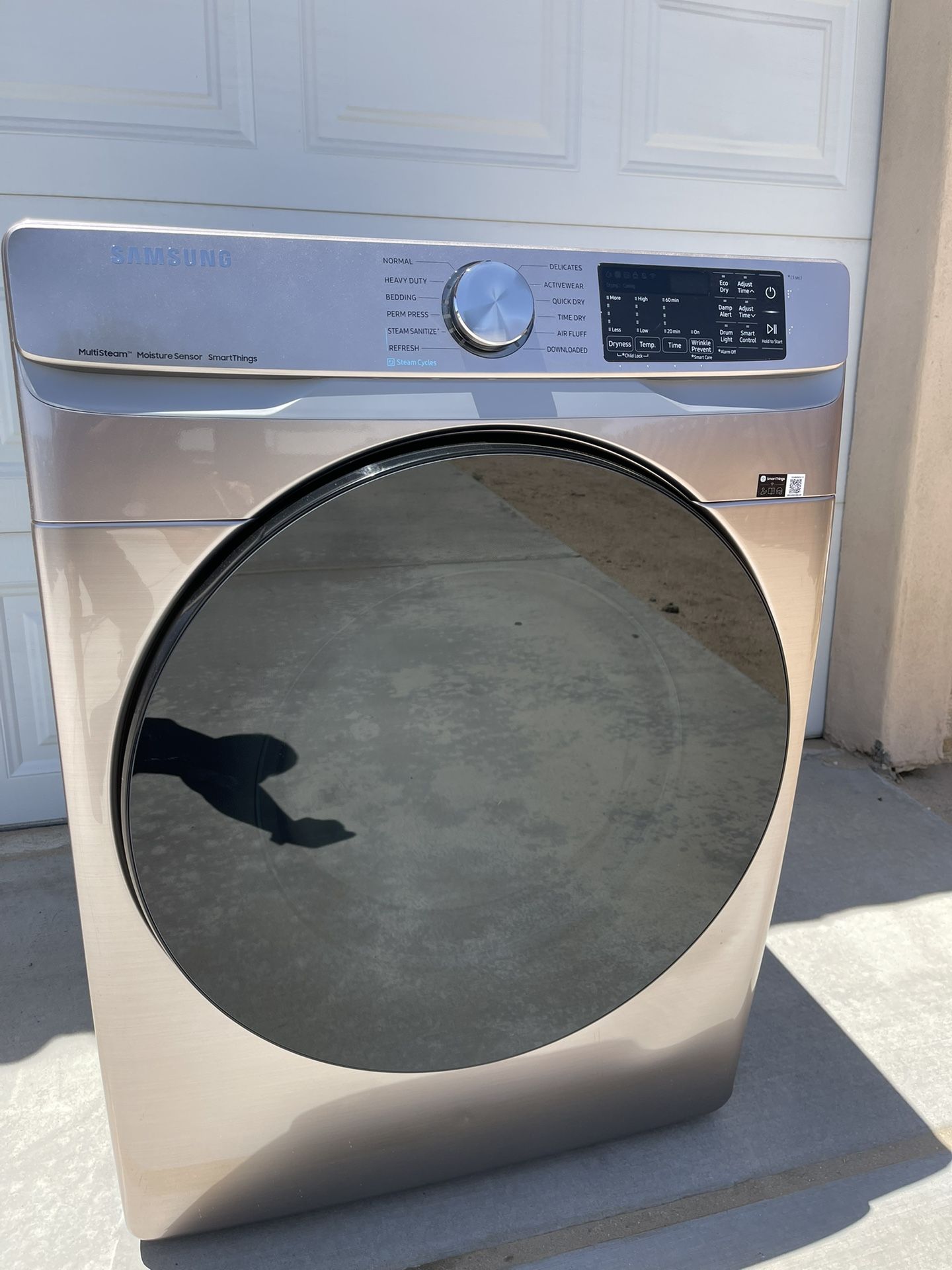 Samsung 7.5 cu. ft. Large Capacity Front Load Gas Dryer with Sensor Dry and Steam