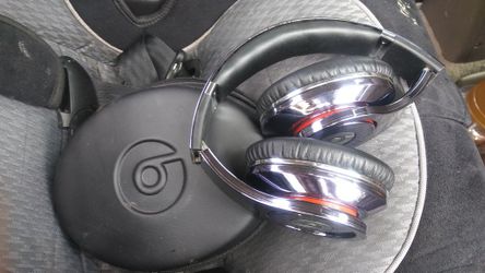 Dr. Dres beats over the ear wired/wireless headphones