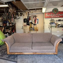 Brown Sofa – Excellent Condition