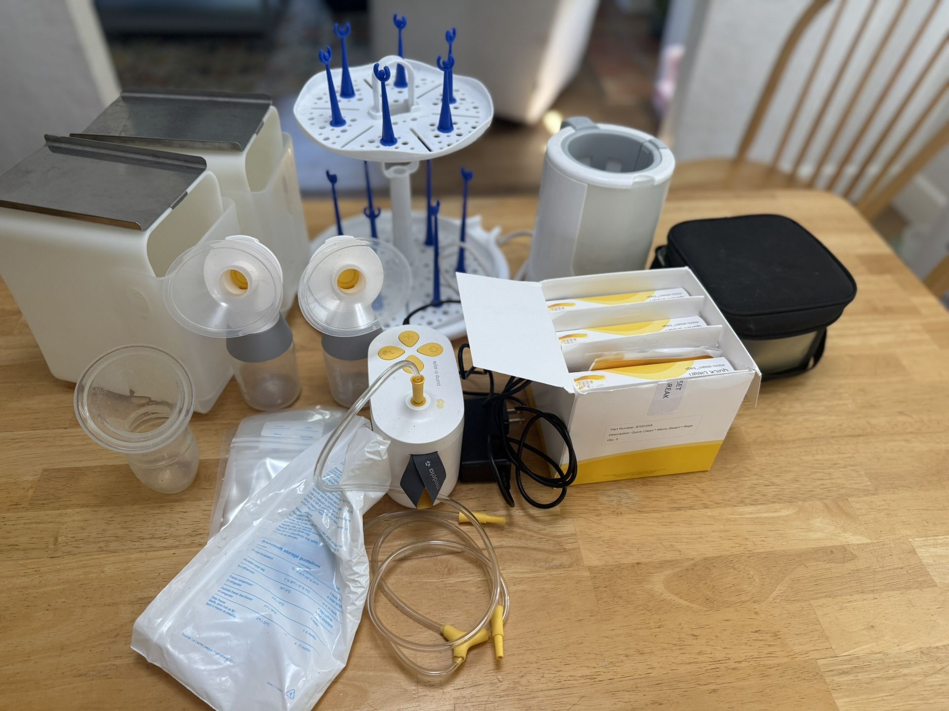 Breast Feeding Baby Bottles Breast Pump Bundle