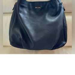 RARE - Like New! Prada Vitello Daino Black Pebbled Leather Shoppers Handbag