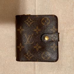 Louis Vuitton Vintage 2002 Compact Zippy Monogram Wallet