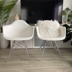 Rare Mid Century Modern  White Acrylic Leg Chairs Set of 2
