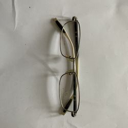 This is a pair of nearsighted glasses frames from the VS Eyewear brand. • Brand: VS Eyewear • Design/Origin: The "Design in Italy" logo is printed on 