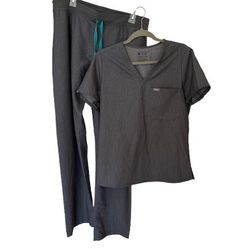Figs Technical Collection Women’s Scrub Set Gray Top Sz M & Pants Sz L/T 