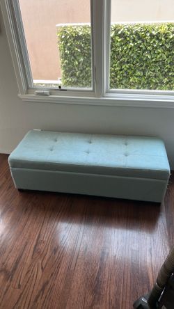 Aqua storage chest