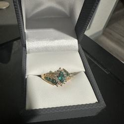 14k gold emerald ring 