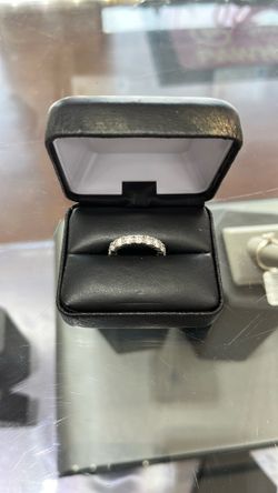 18kt White Gold Infinity Ring