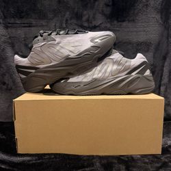 Yeezy 700 ‘Geode’