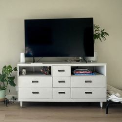 Dresser/TV Stand