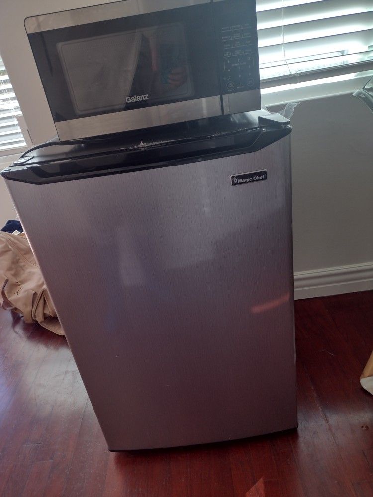 Refrigerator/Microwave