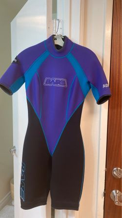 Ladies shorty wet suit