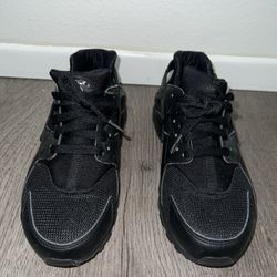 Nike Kid's Huarache Run Shoes - All Black 5.5Y