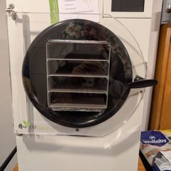 Harvest Right Brand New Medium Freeze Dryer With Accessories