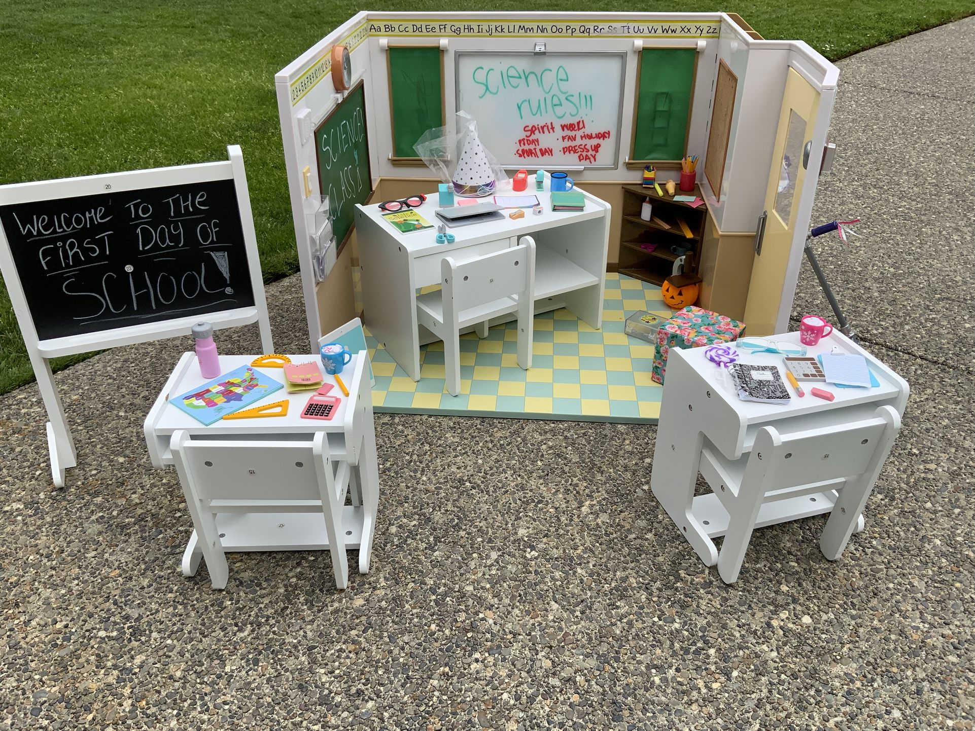 Our Generation Awesome Academy School Room for 18 in Dolls And American Girl Dolls