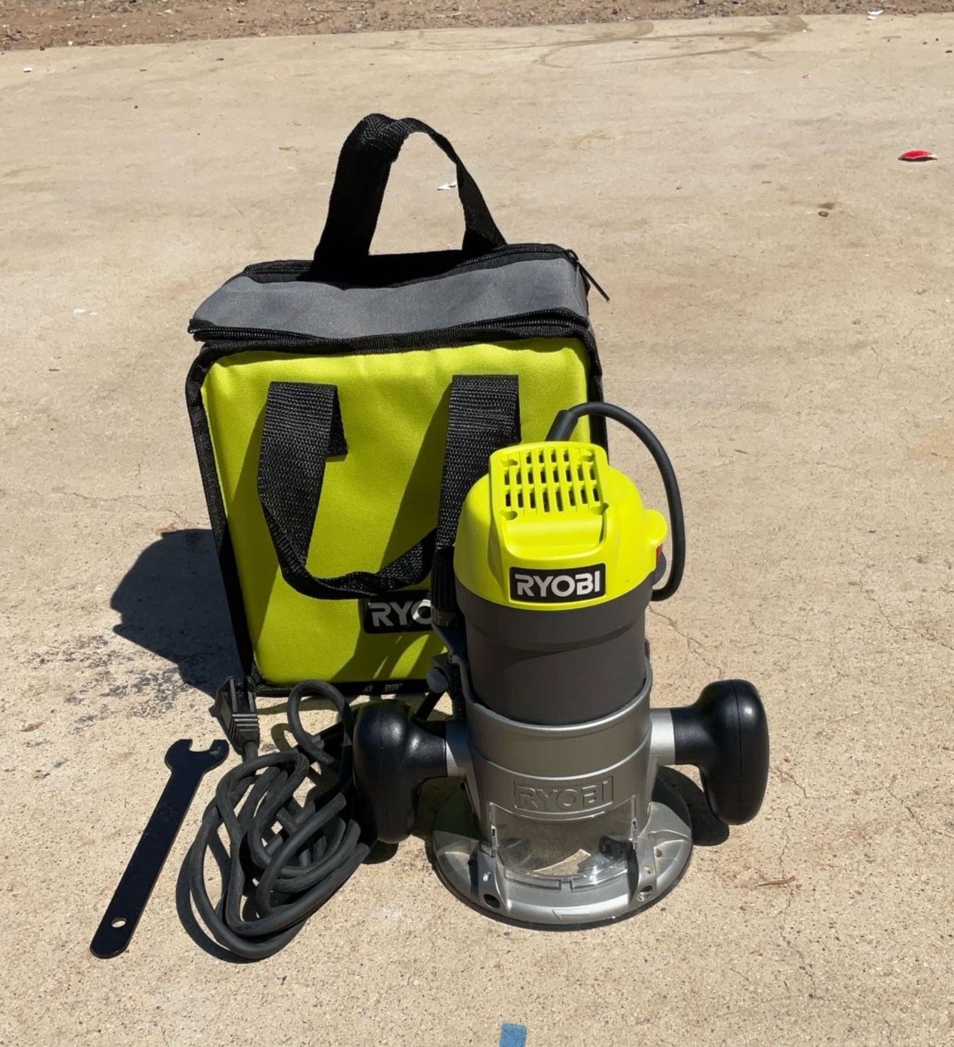 RYOBI 8.5 Amp 1-1/2 Peak HP Fixed Base Corded Router