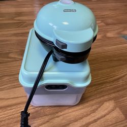 Dash Removable Plate Waffle maker