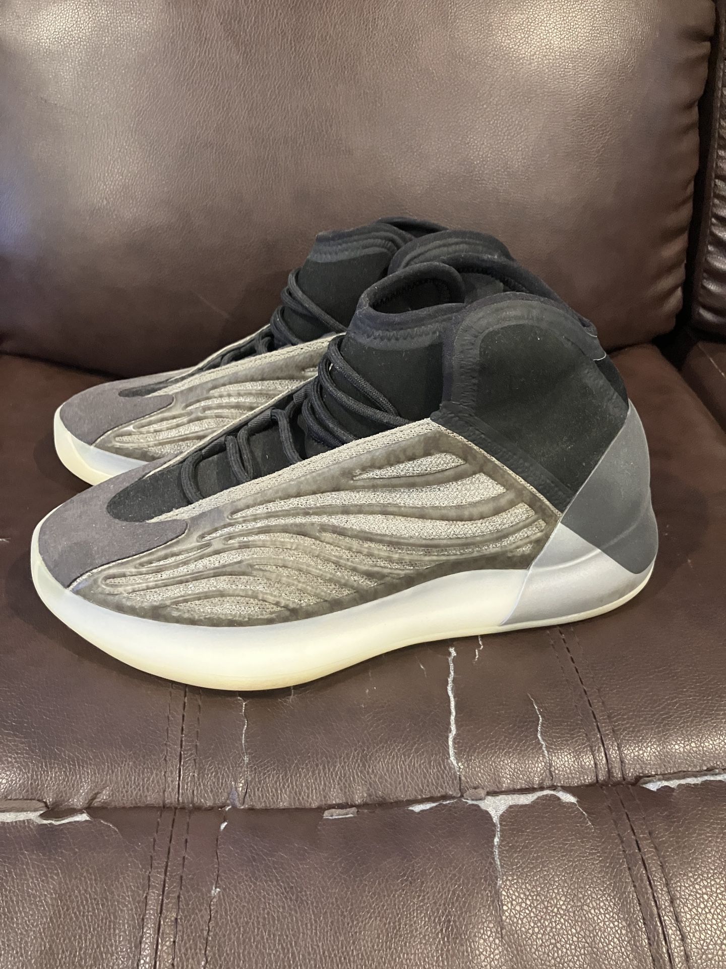 Adidas Yeezy QNTM Barium Size 11