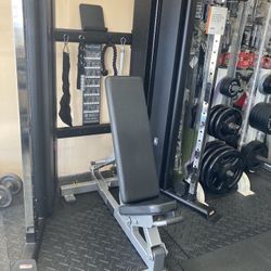 Brand New Hammer Strength Adjustable Bench 