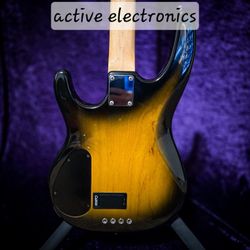USA Active Jazz Bass 4 String Carvin Kiesel B4 3 Band EQ Guitar With Case