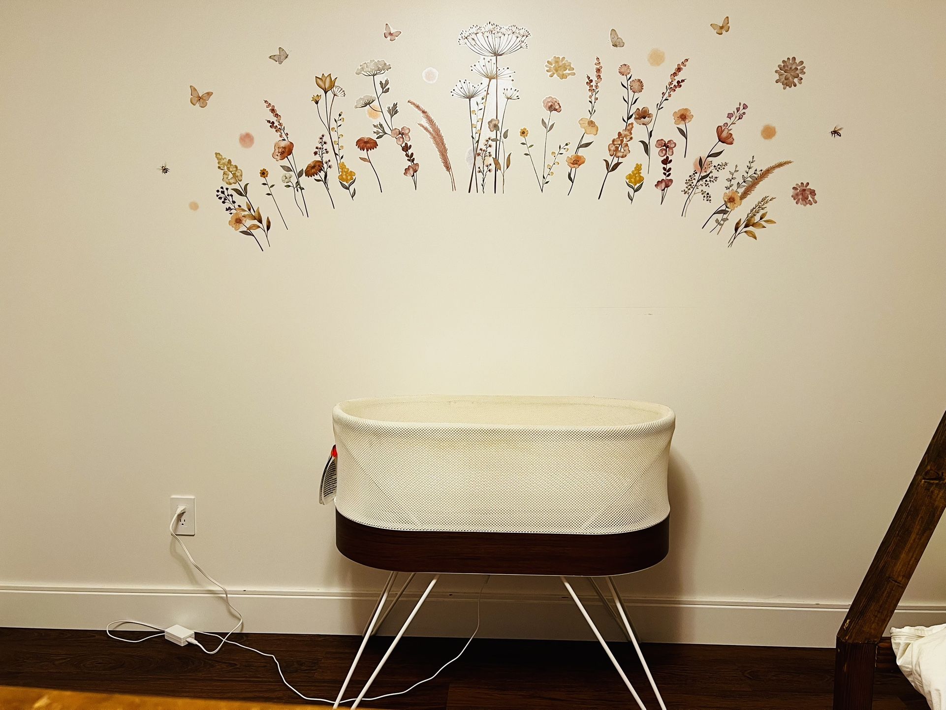 EUC Snoo Bassinet