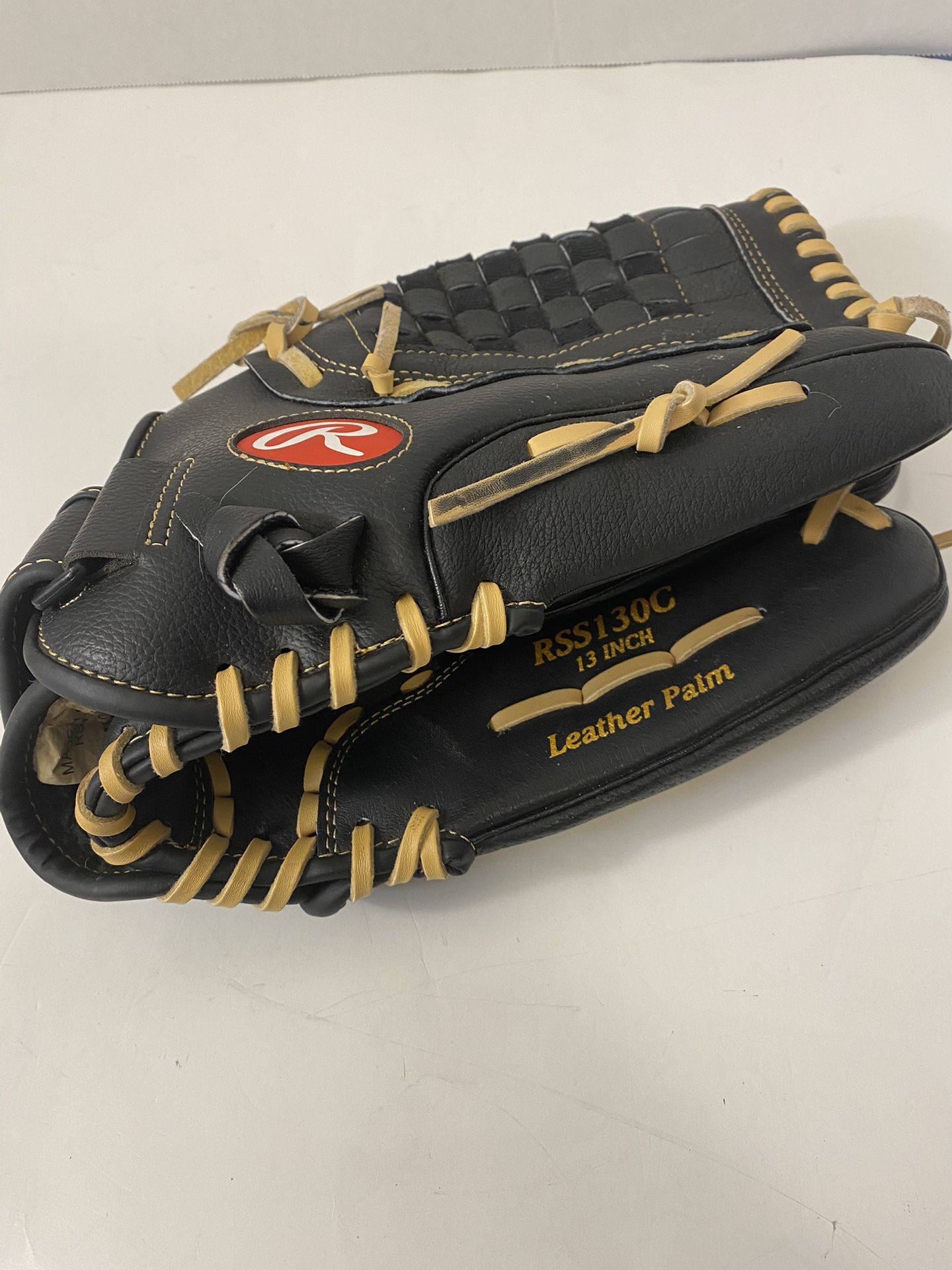 Rawlings RSB Softball Series 13” Right Hand Throw Baseball Glove Mitt, Black; RSS130C