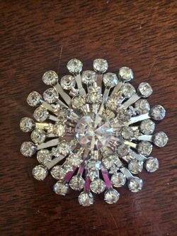 Star burst vintage brooch
