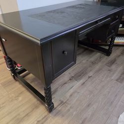 Braided Post Black lacquer Desk with shelf