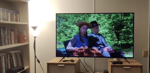 / 65 Inch Tv