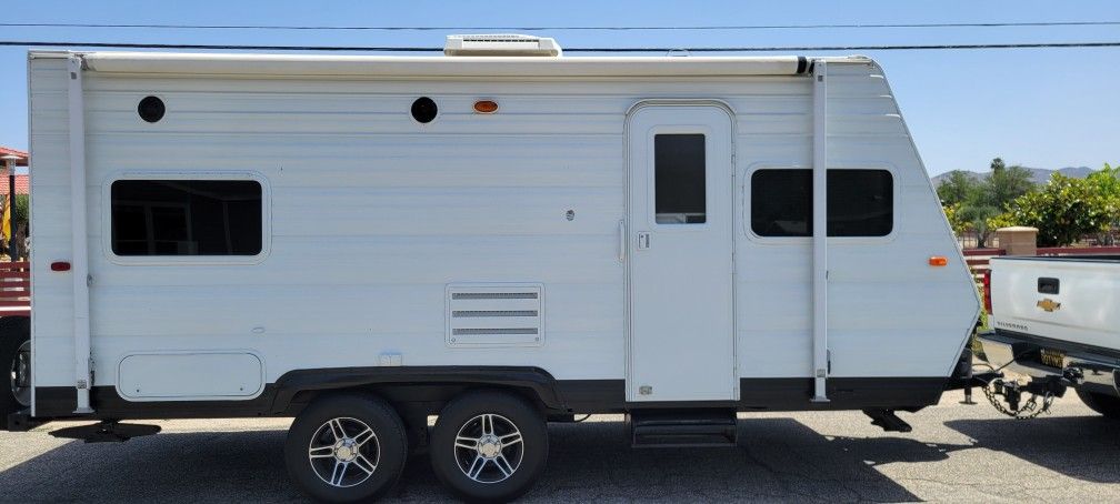 2006 FOREST RIVER 22 FOOT...... 3950 EMPTY WEIGHT..........