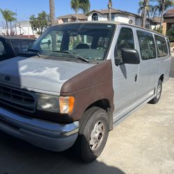 1999 Ford E-350