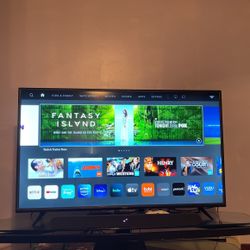 SMART TV AND SOUND BAR 