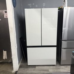 Samsung - Bespoke 30 Cu Ft 3-Door French Door Refrigerator With Beverage Center In White Glass 😍