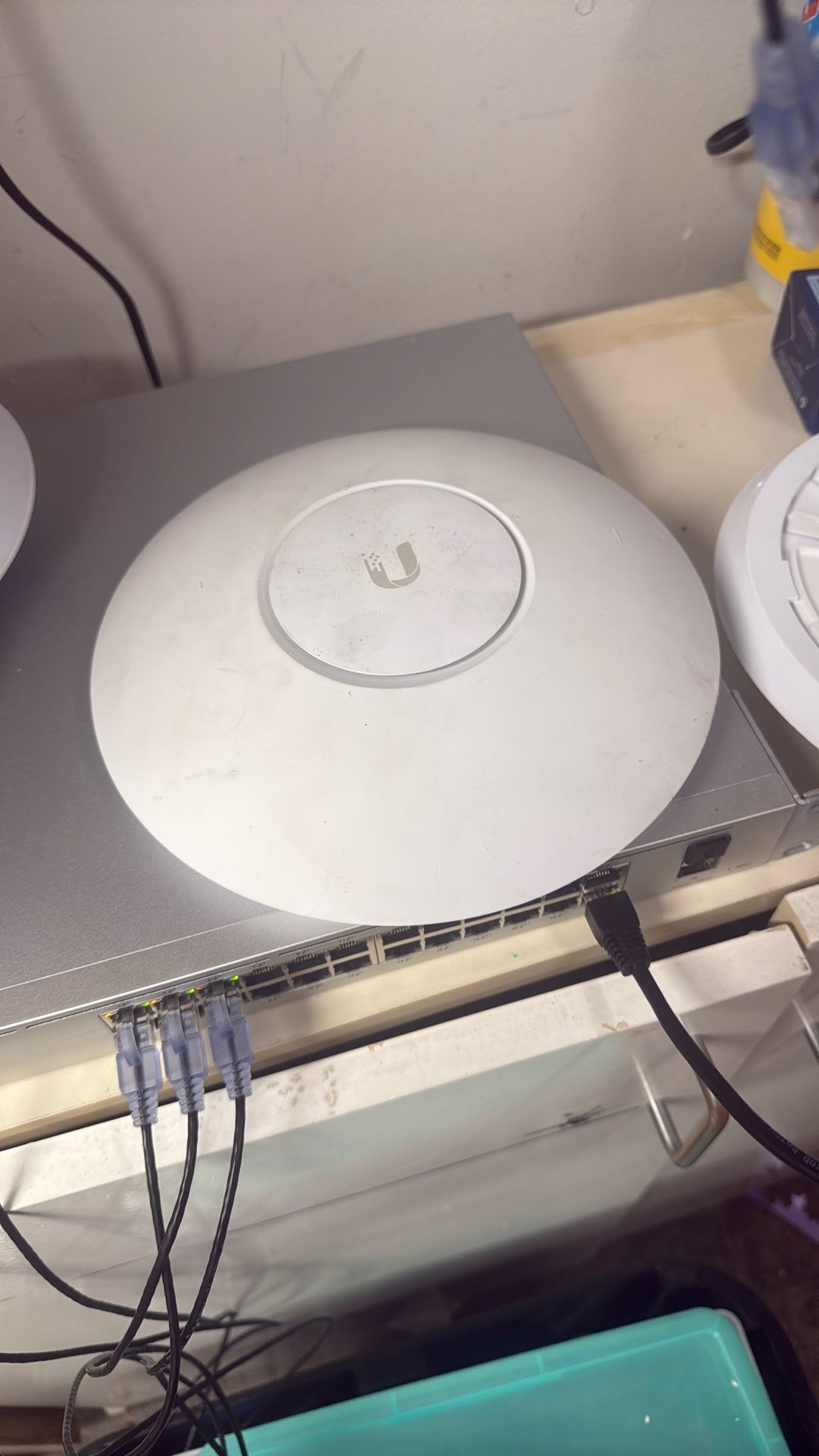 2x UniFi AC HD Access Points