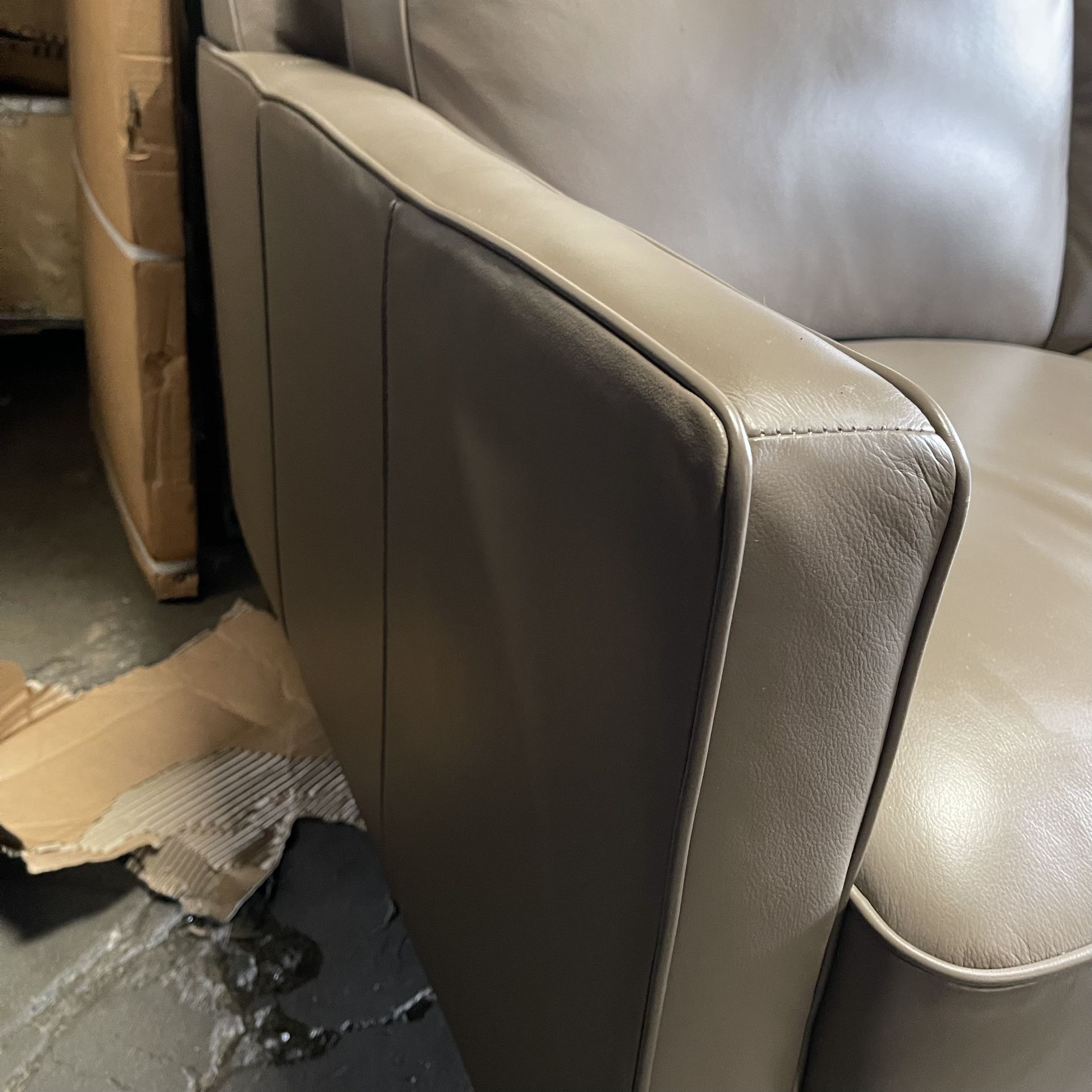 West Park Leather Sofa Piece!! for Sale in Whittier, CA OfferUp