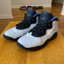 NICE JORDAN 10 RETRO SHOES SIZE 2.5Y