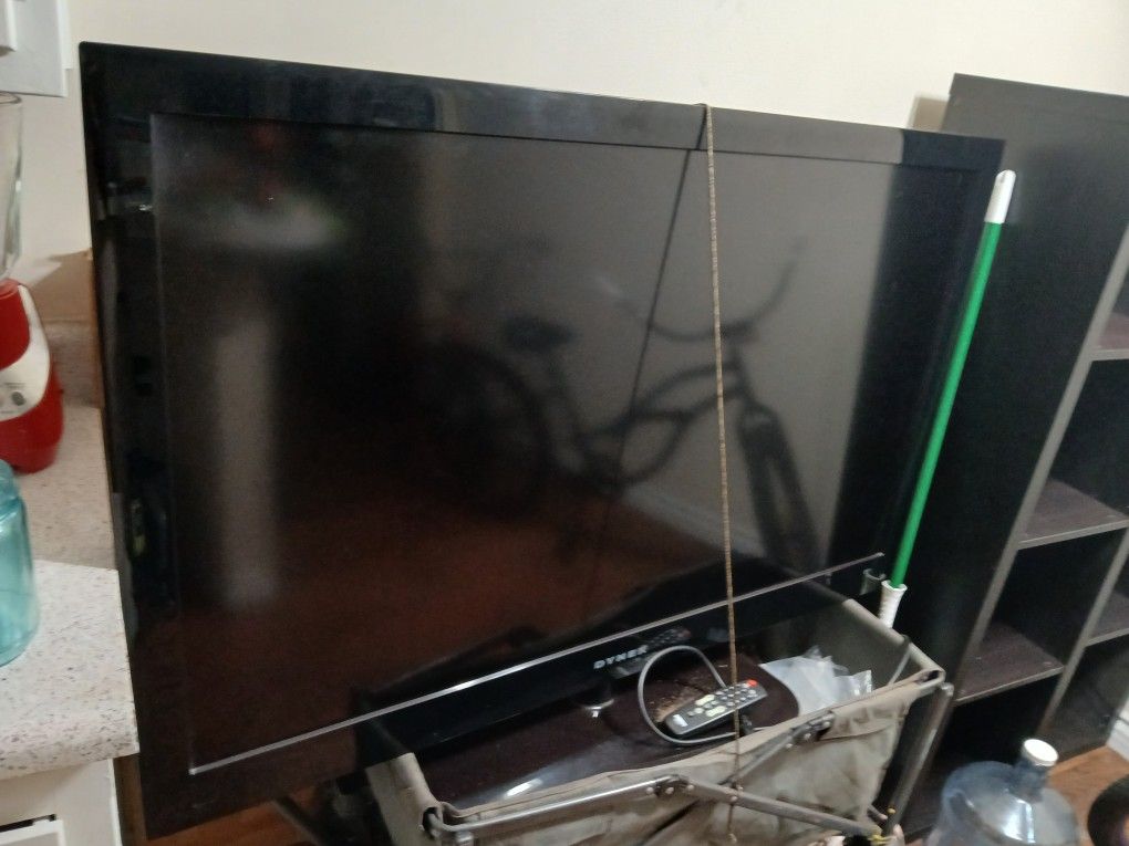 55 Inch DYNEX FLAT SCREEN