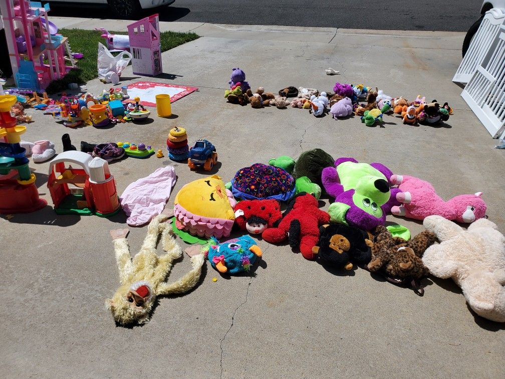 Crib, Barbies, Baby Toys for Sale in Temecula, CA OfferUp