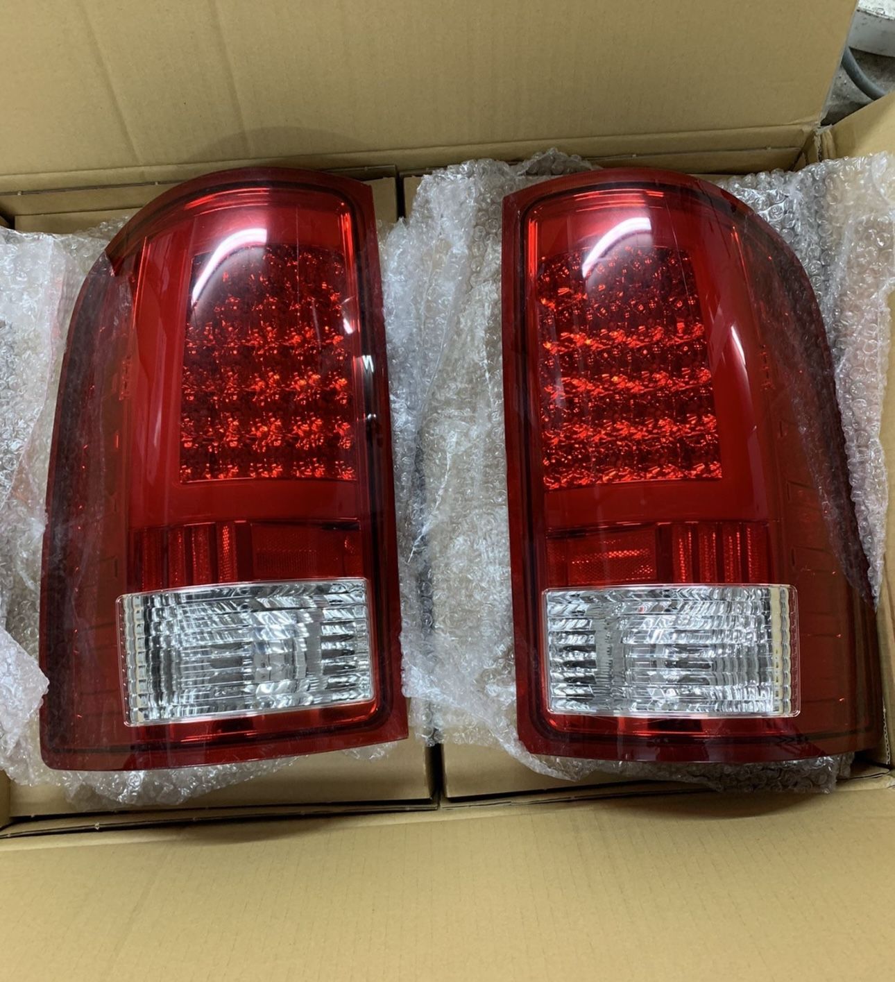 07-13 GMC Sierra Tail Lights 